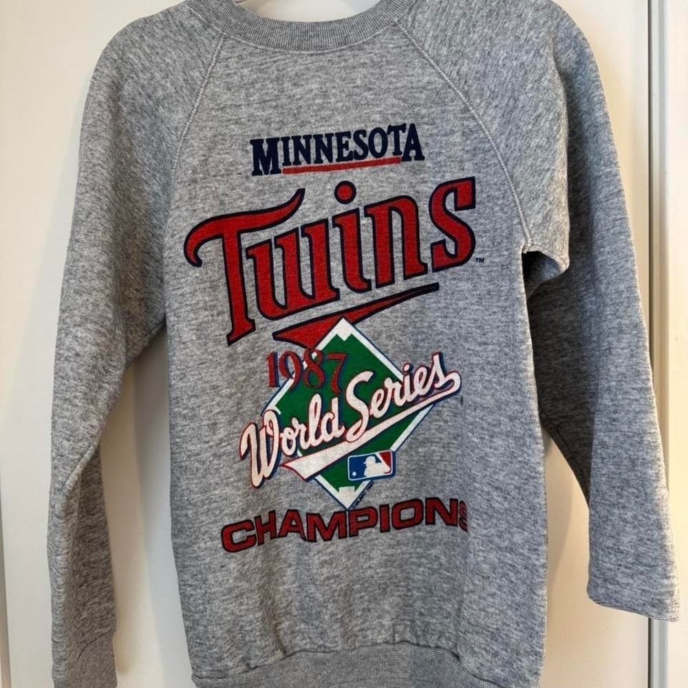 Vintage 1987 Minnesota Twins World Series Champions Sweatshirt Gray Artex Medium